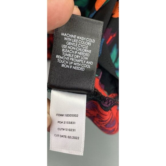 WOMEN'S TORRID GEORGETTE PINTUCK BUTTON-FRONT BLOUSE FLORAL SIZE 4 - Picture 8 of 16